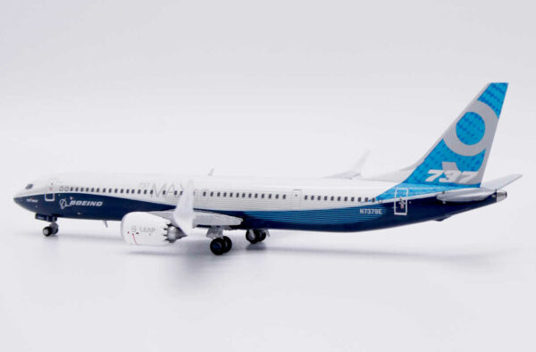Boeing 737 MAX 9 Boeing House Colors N7379E JC Wings LH4291 1:400 – Bild 3
