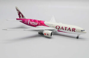 Alternative view of Boeing 777-200LR Qatar Airways "World Cup Livery" A7-BBI JC Wings XX40011 1:400