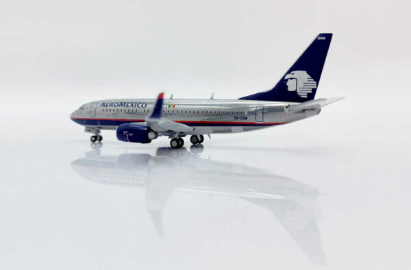 Boeing 737-700 Aeromexico XA-CAM JC Wings XX40027 1:400 – Bild 4