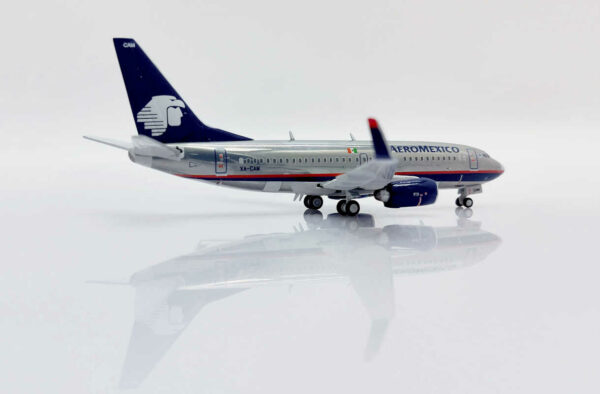 Boeing 737-700 Aeromexico XA-CAM JC Wings XX40027 1:400 – Bild 5