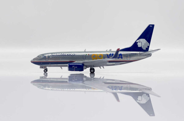 Boeing 737-700 Aeromexico N784XA JC Wings XX40028 1:400 – Bild 5