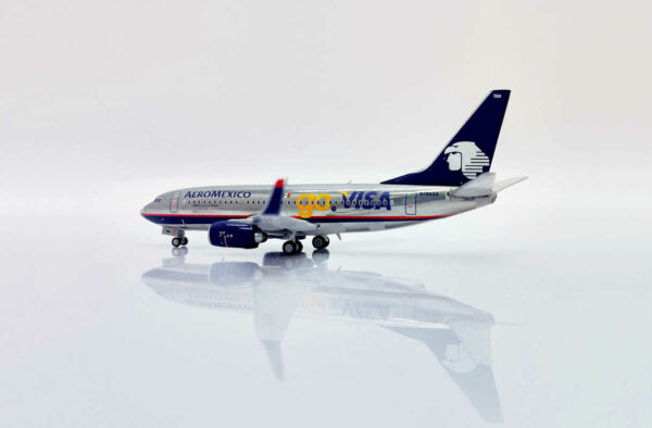 Boeing 737-700 Aeromexico N784XA JC Wings XX40028 1:400 – Bild 3