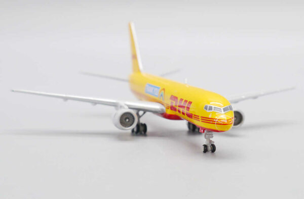 Boeing 757-200PCF DHL "Thank you" G-DHKF JC Wings XX40038 1:400 – Bild 8