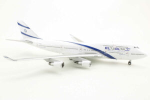 Alternative view of Boeing 747-400 El Al 4X-ELA Aviation Tag JC Wings XX40108 1:400