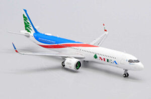 Alternative view of Airbus A321neo MEA Middle East Airlines T7-MEI JC Wings XX4465 1:400
