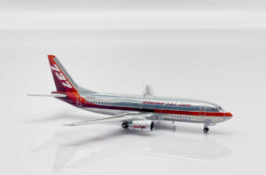 Alternative view of Boeing 737-300 US Air House Color "Farnborough Air Show" N352AU JC Wings XX4487 1:400