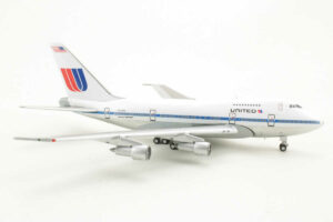 Alternative view of Boeing 747SP United Airlines N532PA JC Wings XX4960 1:400