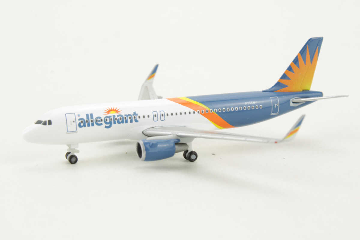 Airbus A320 Allegiant Air N256NV Herpa 533140 1:500 – Bild 3