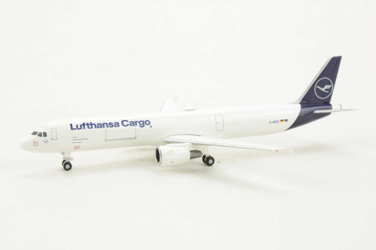 Airbus A321F Lufthansa Cargo "Hello Europe" D-AEUC Herpa 536660 1:500 – Bild 3