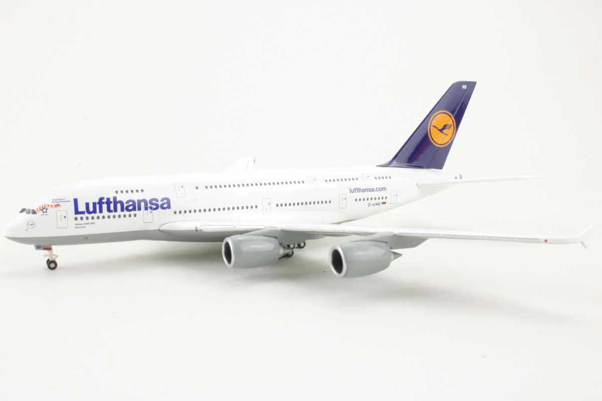 Airbus A380-800 Lufthansa "München" D-AIMB Herpa 562423 1:400 – Bild 3