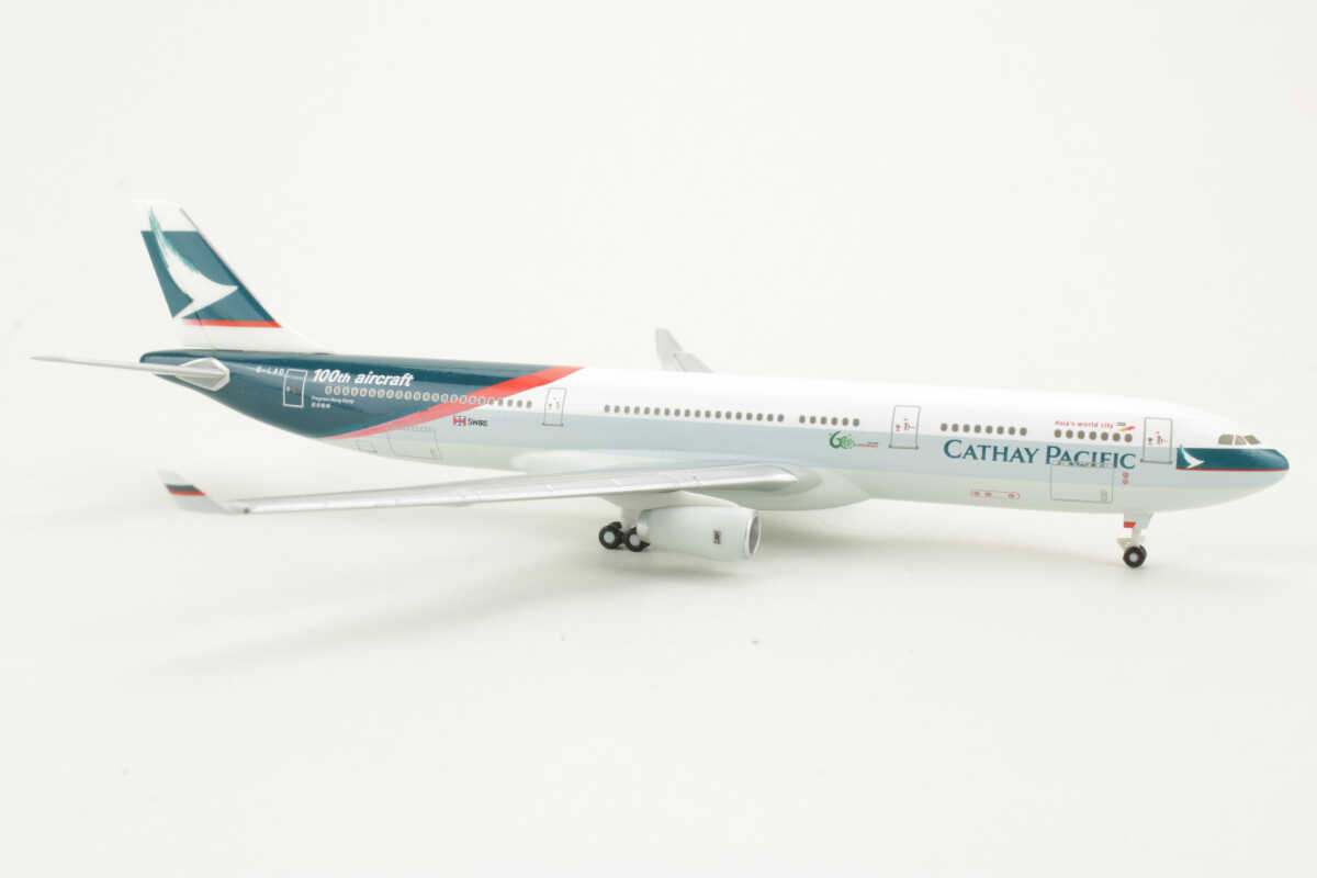 Set 2pcs Cathay Pacific A330-300 100th Aircraft & Douglas DC-3 CXcitement 1:400 – Bild 2