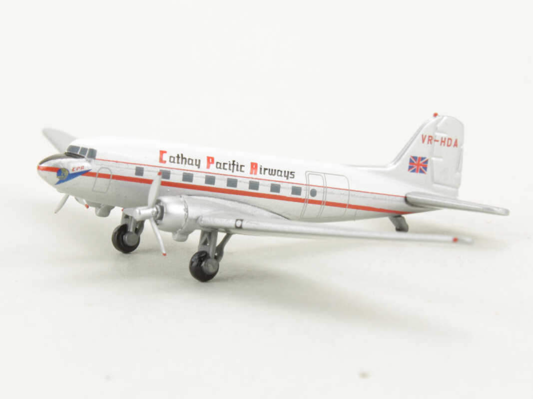 Set 2pcs Cathay Pacific A330-300 100th Aircraft & Douglas DC-3 CXcitement 1:400 – Bild 5