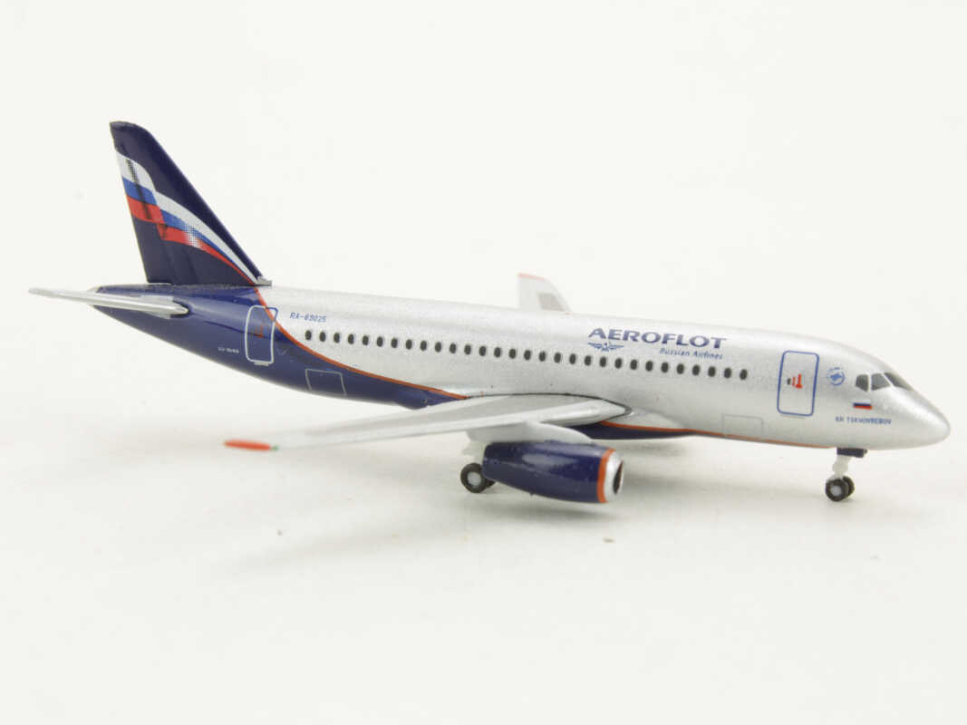 Sukhoi Superjet 100 Aeroflot RA-89025 Herpa 528078 1:500 – Bild 2