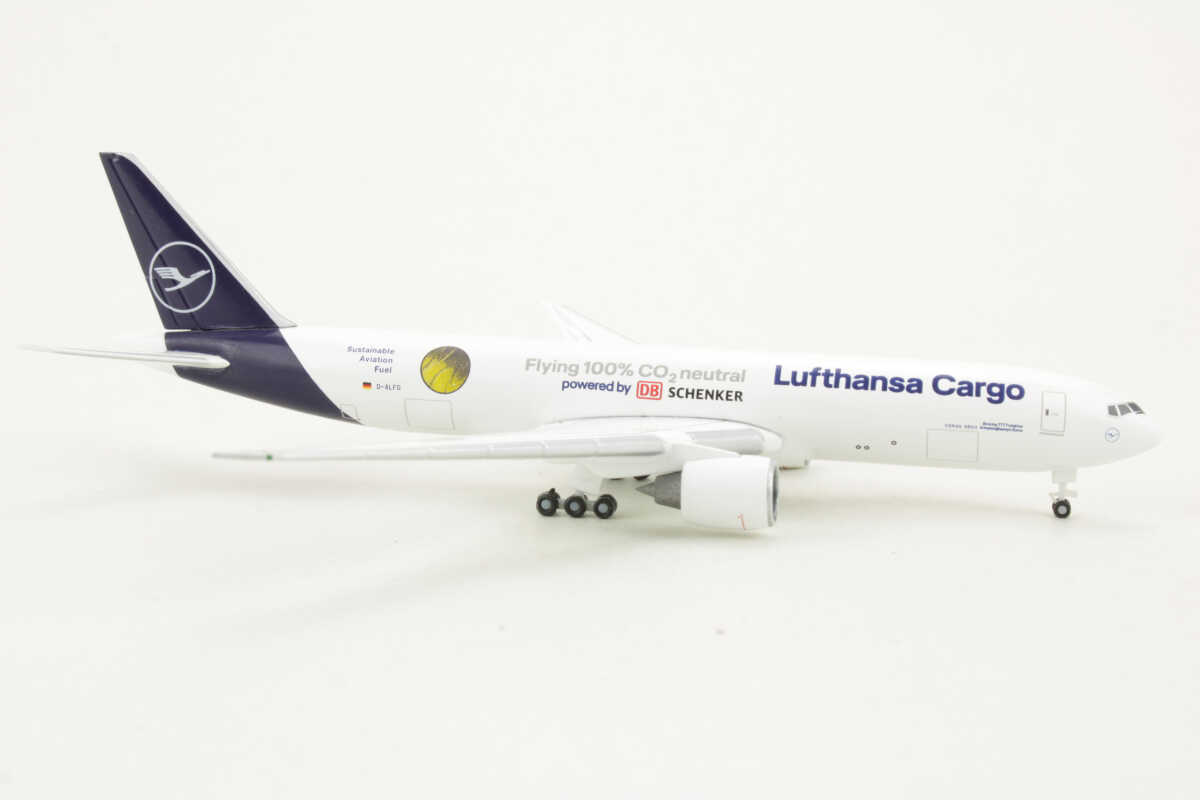 Boeing 777F Lufthansa Cargo "DB Schenker" D-ALFG Herpa 536103 1:500 – Bild 2