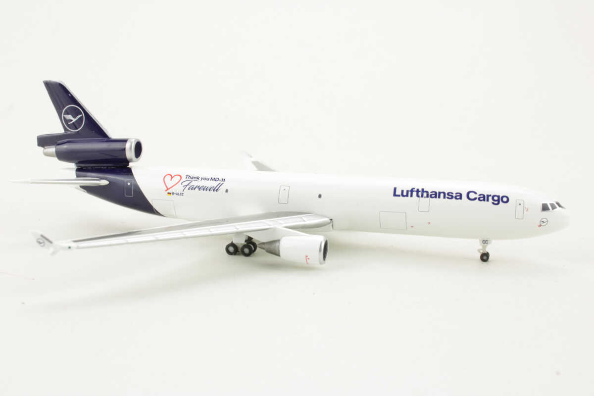 McDonnell Douglas MD-11F Lufthansa Cargo "Farewell" D-ALCC Herpa 536424 1:500 – Bild 2