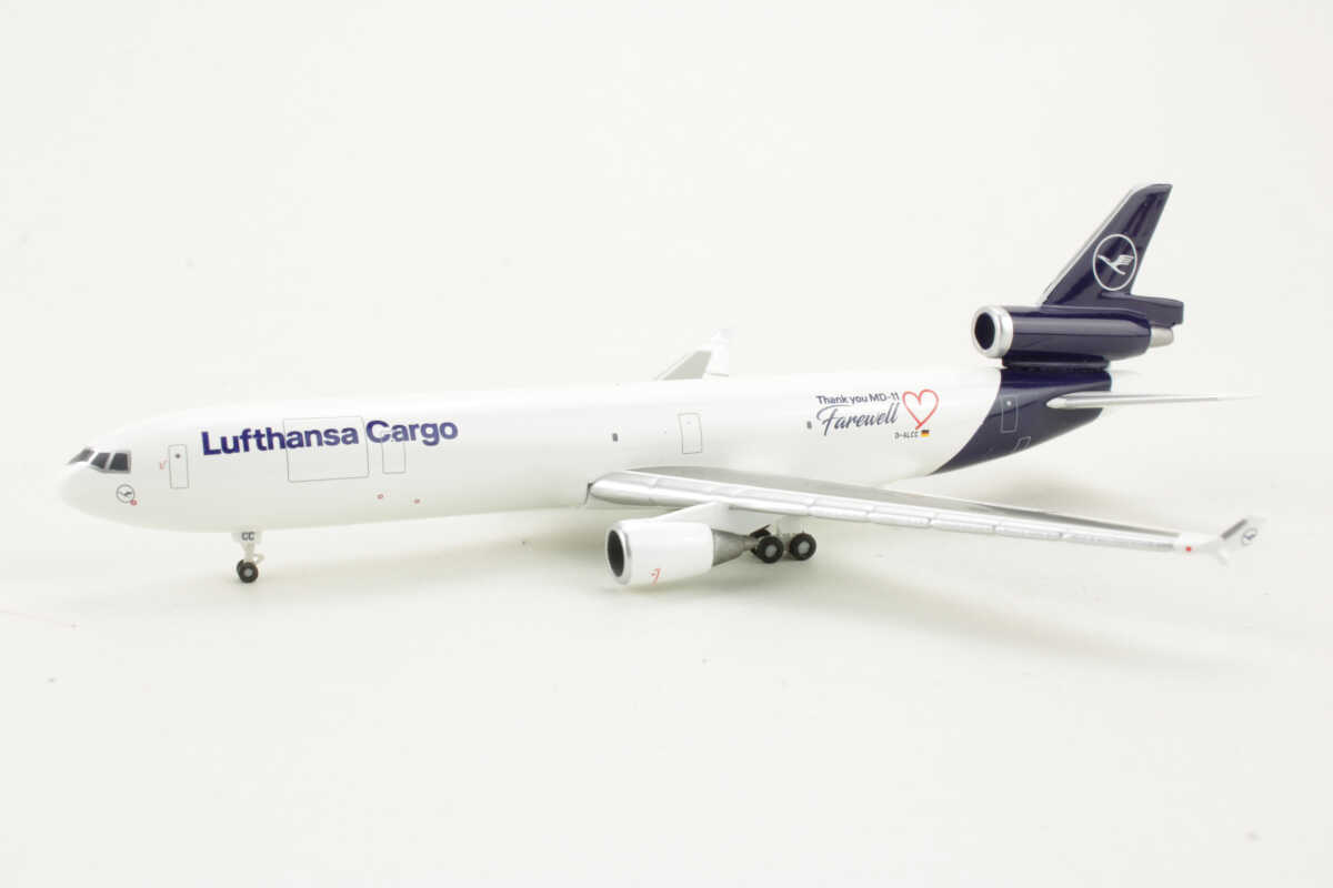 McDonnell Douglas MD-11F Lufthansa Cargo "Farewell" D-ALCC Herpa 536424 1:500 – Bild 3