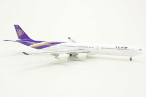 Alternative view of Airbus A340-600 Thai Airways HS-TNA Herpa 561600 1:400