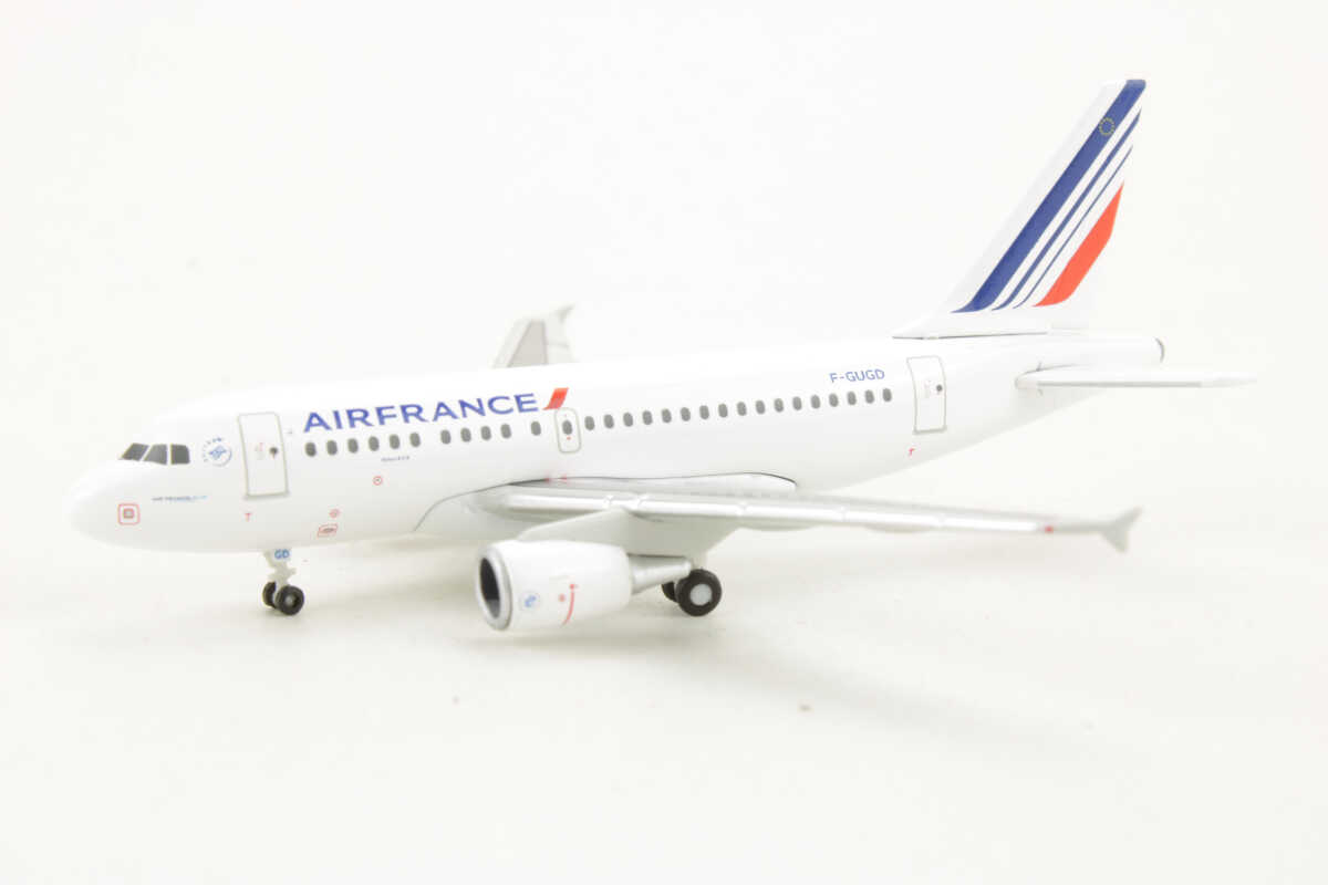Airbus A318 Air France F-GUGD Herpa 562232 1:400 – Bild 3