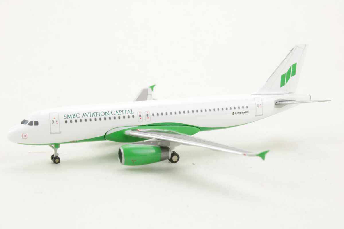 Airbus A320 SMBC Aviation Capital Herpa 562355 1:400 – Bild 3
