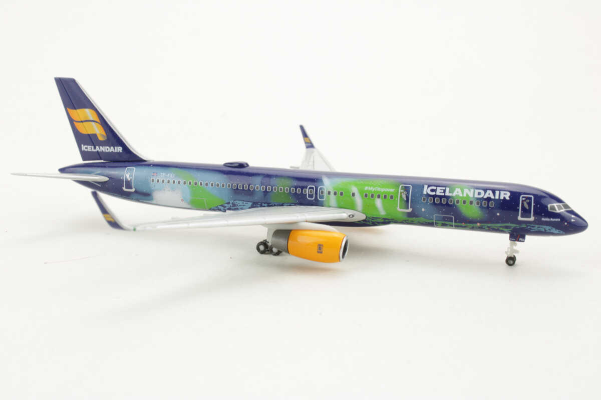 Boeing 757-200 Icelandair "Hekla Aurora" TF-FIU Herpa 562539 1:400 – Bild 2