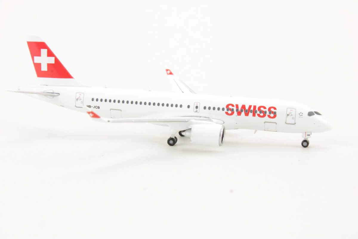 Bombardier CS300 Swiss International Air Lines HB-JCB Herpa 562614 1:400 – Bild 2
