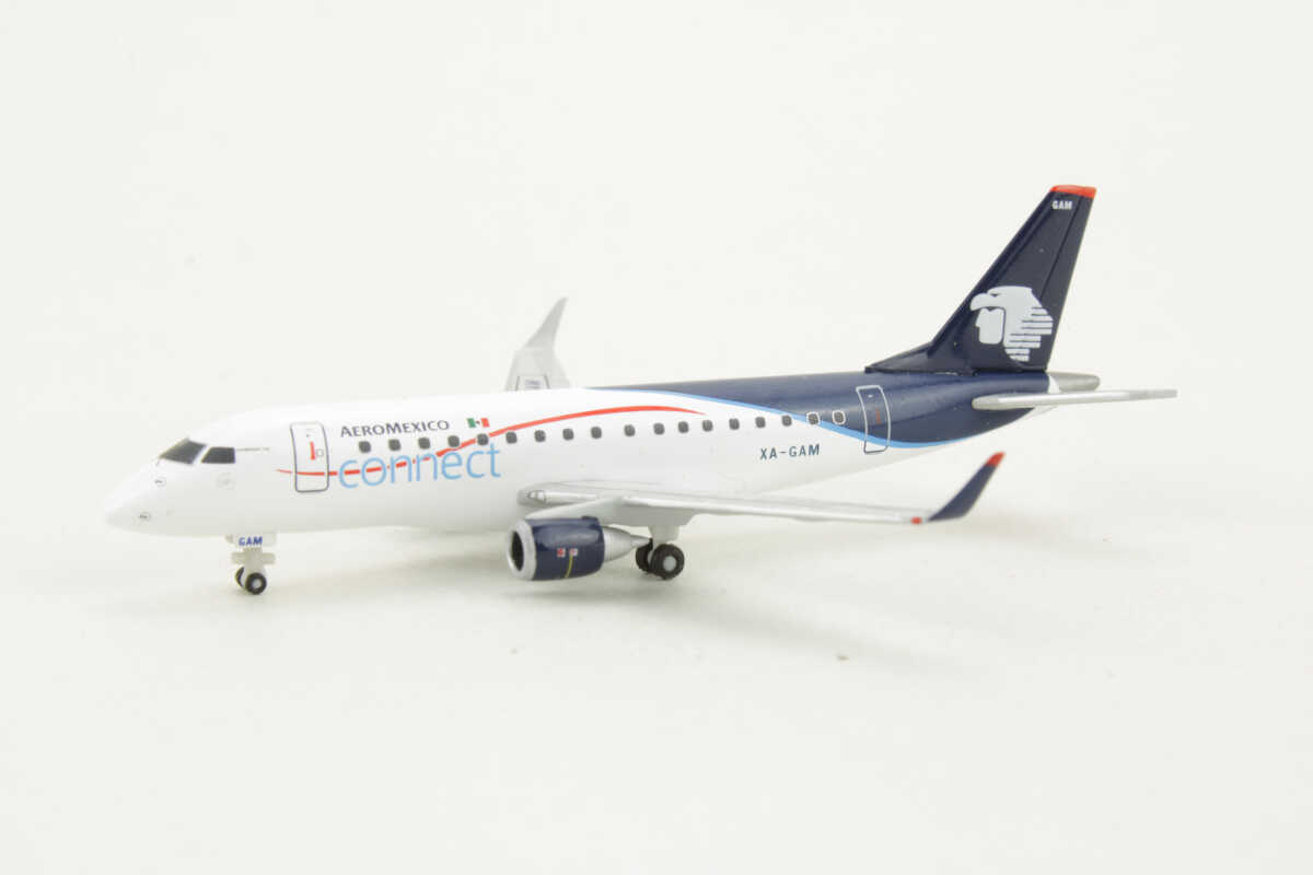 Embraer E170 Aeromexiko Connect XA-GAM Herpa 562652 1:400 – Bild 3