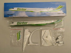 Alternative view of Bombardier CRJ1000 Binter Canarias Lupa Models Snap-Fit 1:100
