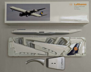Alternative view of Airbus A340-600 Lufthansa D-AIHA Limox Snap-Fit 1:200