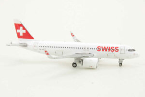 Alternative view of Airbus A320neo Swiss HB-JDB JC Wings EW432N002 1:400
