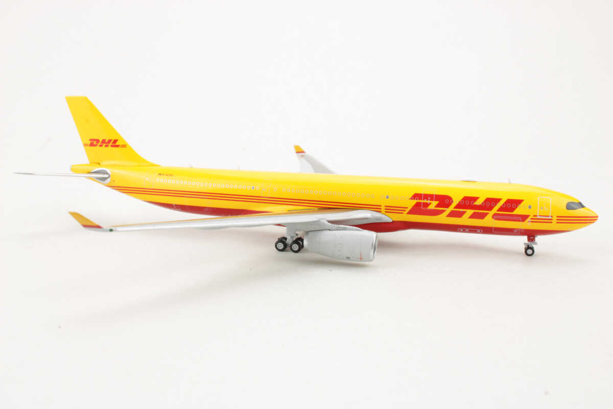 Airbus A330-300P2F DHL D-ACVG JC Wings XX40012 1:400 – Bild 2