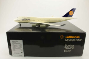 *2.Wahl* Boeing 747-400 Lufthansa "Berlin" D-ABVA Modell Edition Herpa 000026 1:200 *2nd choice*
