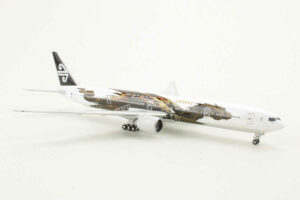 Alternative view of Boeing 777-300ER Air New Zealand "Hobbit" ZK-OKO Phoenix 04046 1:400