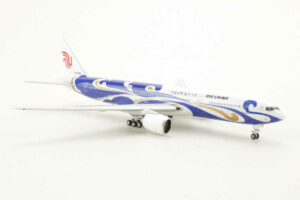 Alternative view of Boeing 777-200 Air China B-2059 Phoenix 10979 1:400