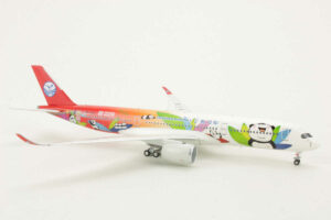 Alternative view of Airbus A350-900 Sichuan Airlines "Panda Route" B-325J NG Models 39029 1:400