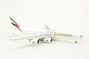 Alternative view of Airbus A340-500 Emirates A6-ERA *Emirates Box* Herpa 507387 1:500