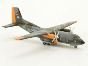 Alternative view of Transall C-160 Luftwaffe LTG-61 "Norm 72" 51+12 Herpa 518550 1:500