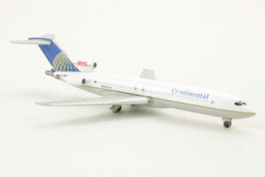 Alternative view of Boeing 727-264F Continental Airlines N622DH Dragon Wings 55188 1:400