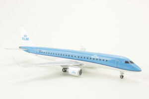 Alternative view of Embraer E190 KLM Cityhopper PH-EXD Herpa 557580 1:200