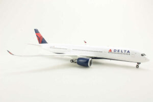 Alternative view of Airbus A350-900 Delta Air Lines N501DN Herpa 558815 1:200