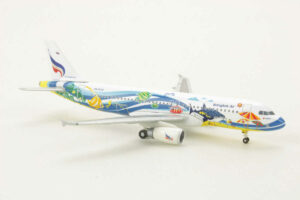 Alternative view of Airbus A320 Bangkok Air "Krabi" HS-PGW Herpa 561389 1:400