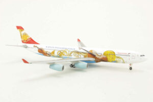 Alternative view of Airbus A340-300 Austrian Airlines "Wiener Philharmoniker" OE-LAL Herpa 561655 1:400