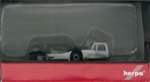 Goldhofer AST-2 airplane tractor Herpa 572088 1:200