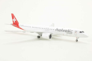 Alternative view of Embraer E195-E2 Helvetic Airways HB-AZI Herpa 572286 1:200