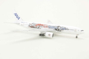 Alternative view of Boeing 777-200 ANA All Nippon Airways JA745A NG Models 72026 1:400