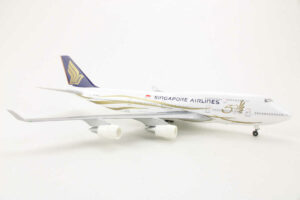 Alternative view of Boeing 747-400 Singapore Airlines Schabak 850/51 1:250