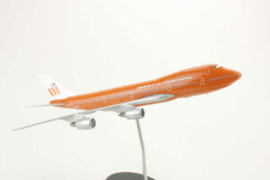 Alternative view of Boeing 747-200 Braniff Schabak 851/45 1:250