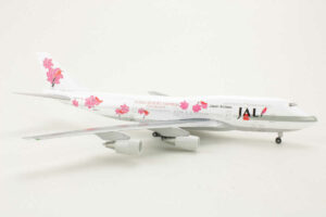 Alternative view of Boeing 747 JAL Japan Airlines "Super Resort" Schabak 852/11 1:250