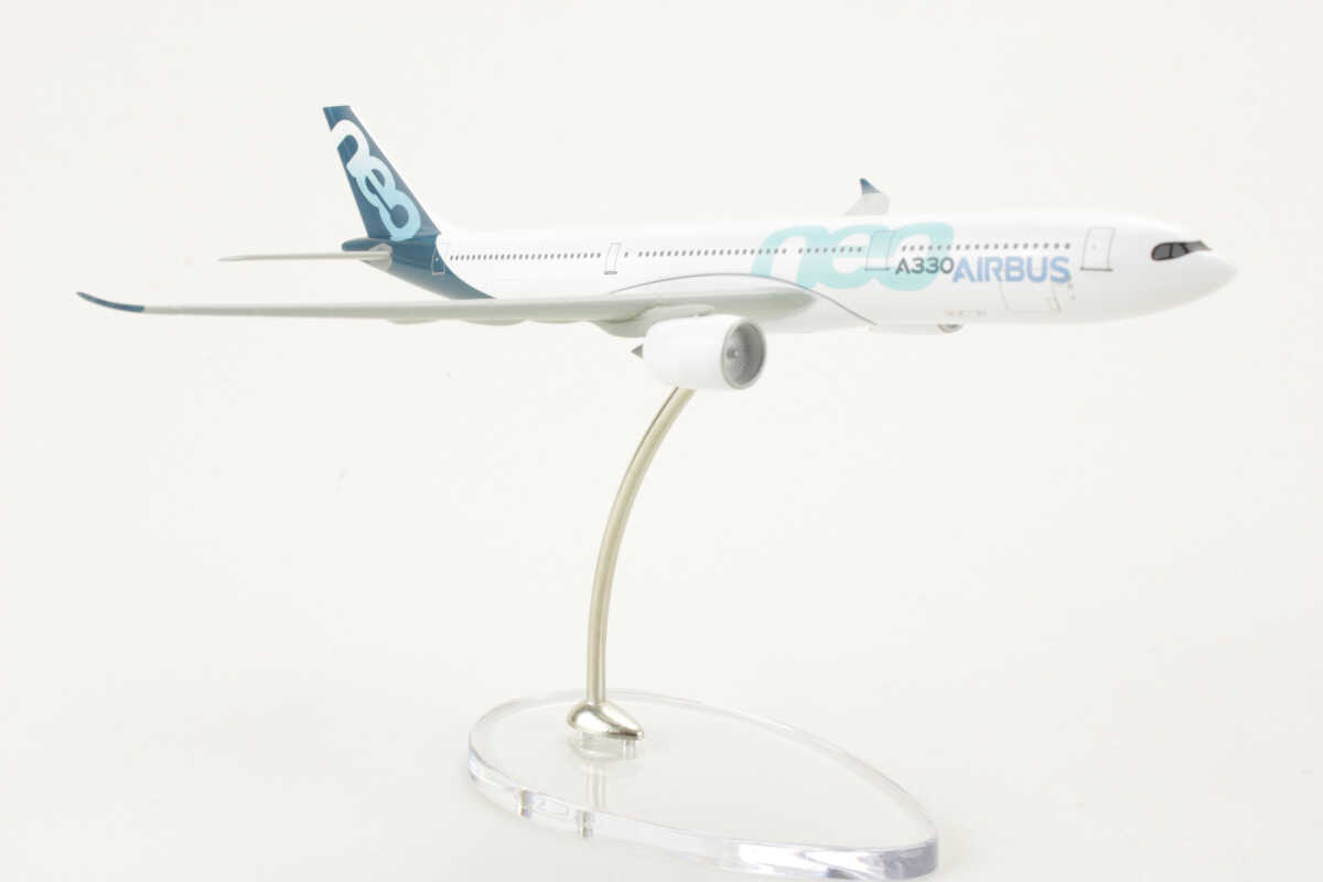 Airbus A330neo Airbus House colors AFSO A1M4007 1:400 – Bild 2