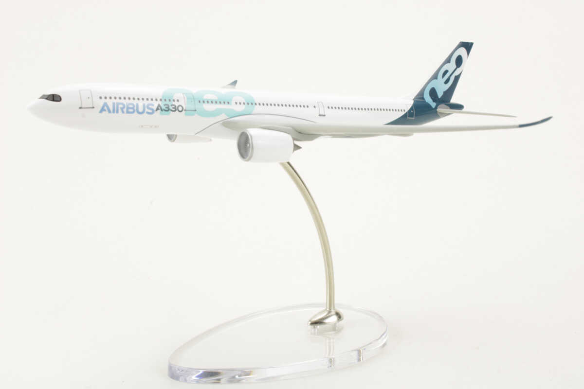 Airbus A330neo Airbus House colors AFSO A1M4007 1:400 – Bild 3