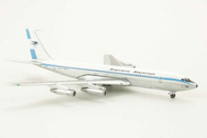 Alternative view of Boeing 707-320C Aerolinas Argentinas LV-ISA Aeroclassics AC80303 1:400